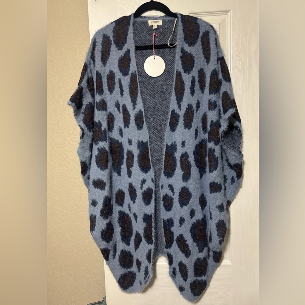 Umgee Blue and Black Leopard Print Shrug/Kimono/Cardigan